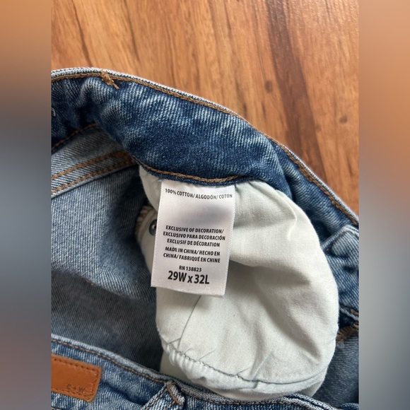 CLEO + WOLF Medium Wash High Rise Loose Distressed Jeans Women’s Size 29 - Picture 10 of 16